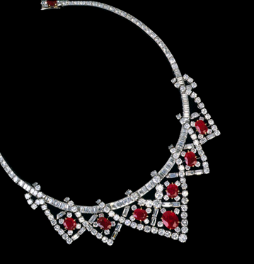 Memories of Elizabeth Taylor&#8217;s Love Affair with Jewelry