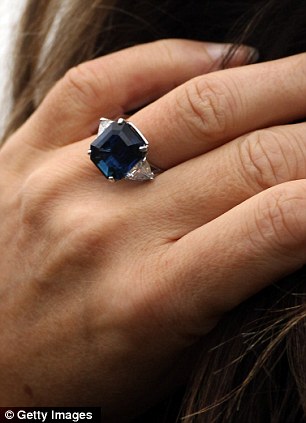 Elizabeth Hurley blue sapphire engagement ring