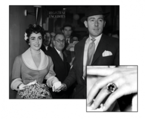 Elizabeth Taylor wearing her sapphire engagement ring