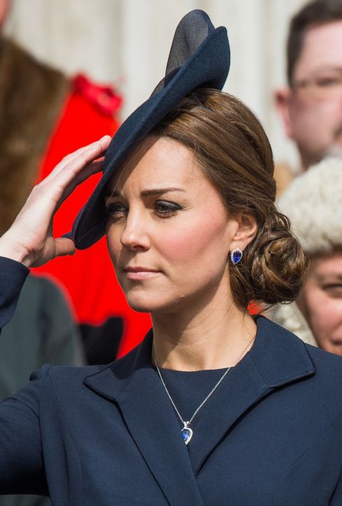 Kate-Middleton-Earrings-Blue-Pear-Shaped