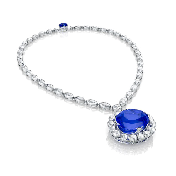 the sapphire necklace view 3