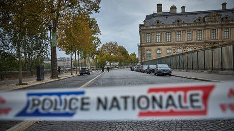Inside Job Suspected at Louvre